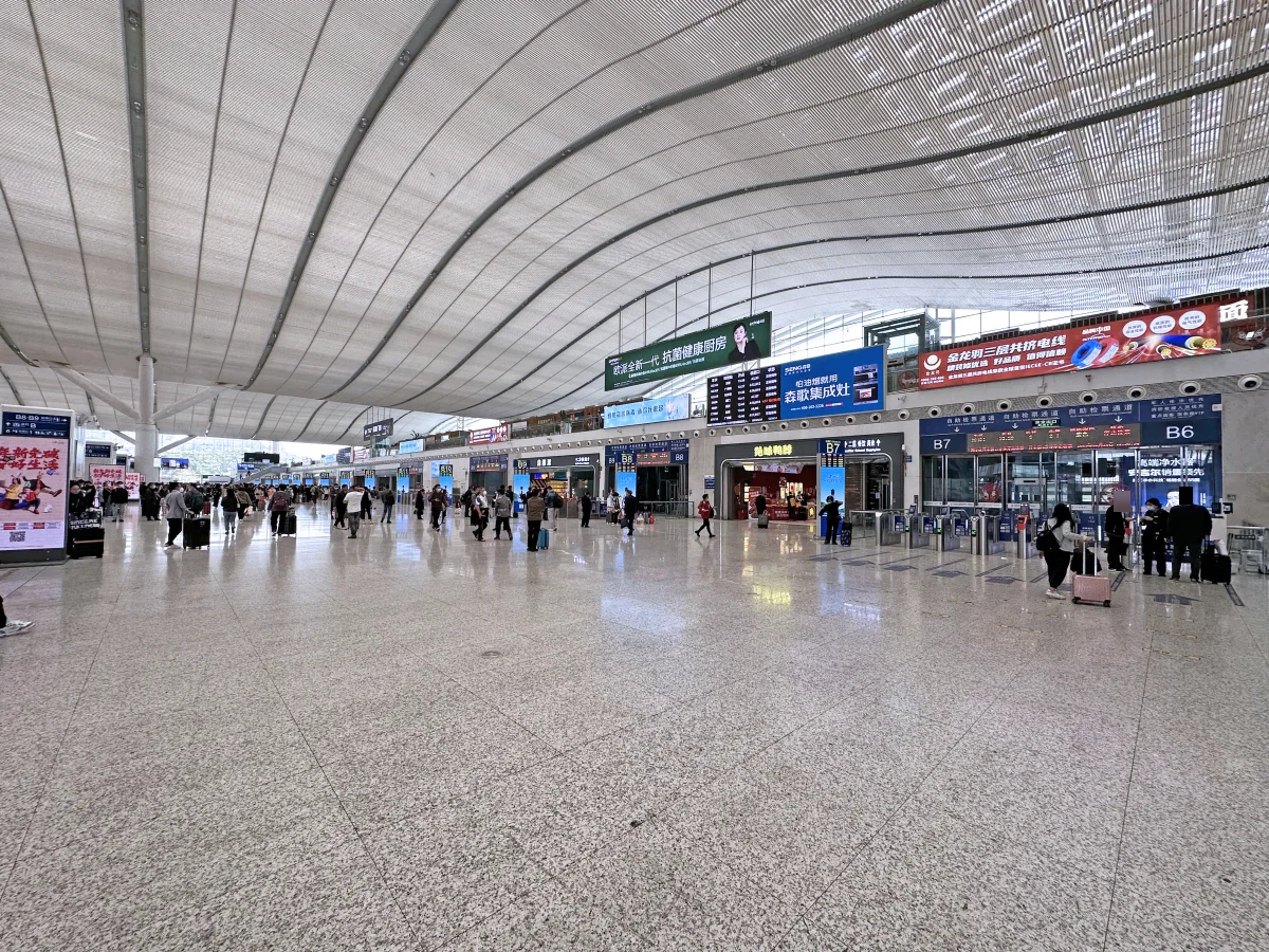 深圳北駅のコンコース