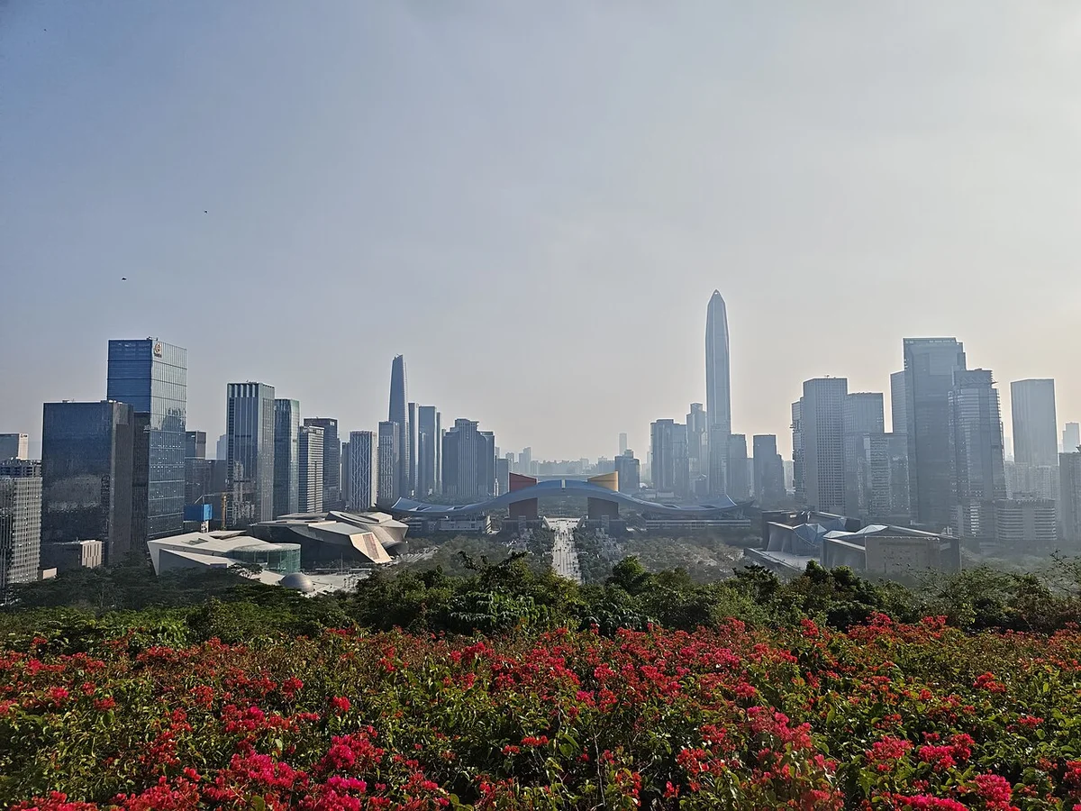 深圳・福田CBDの高層ビル群。中国の技術都市を象徴する風景
